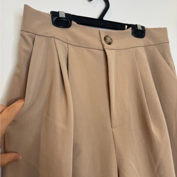 Dailystory Tan Pleated trousers Pants size medium - Picture 3 of 8